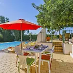 Villa Maisie By